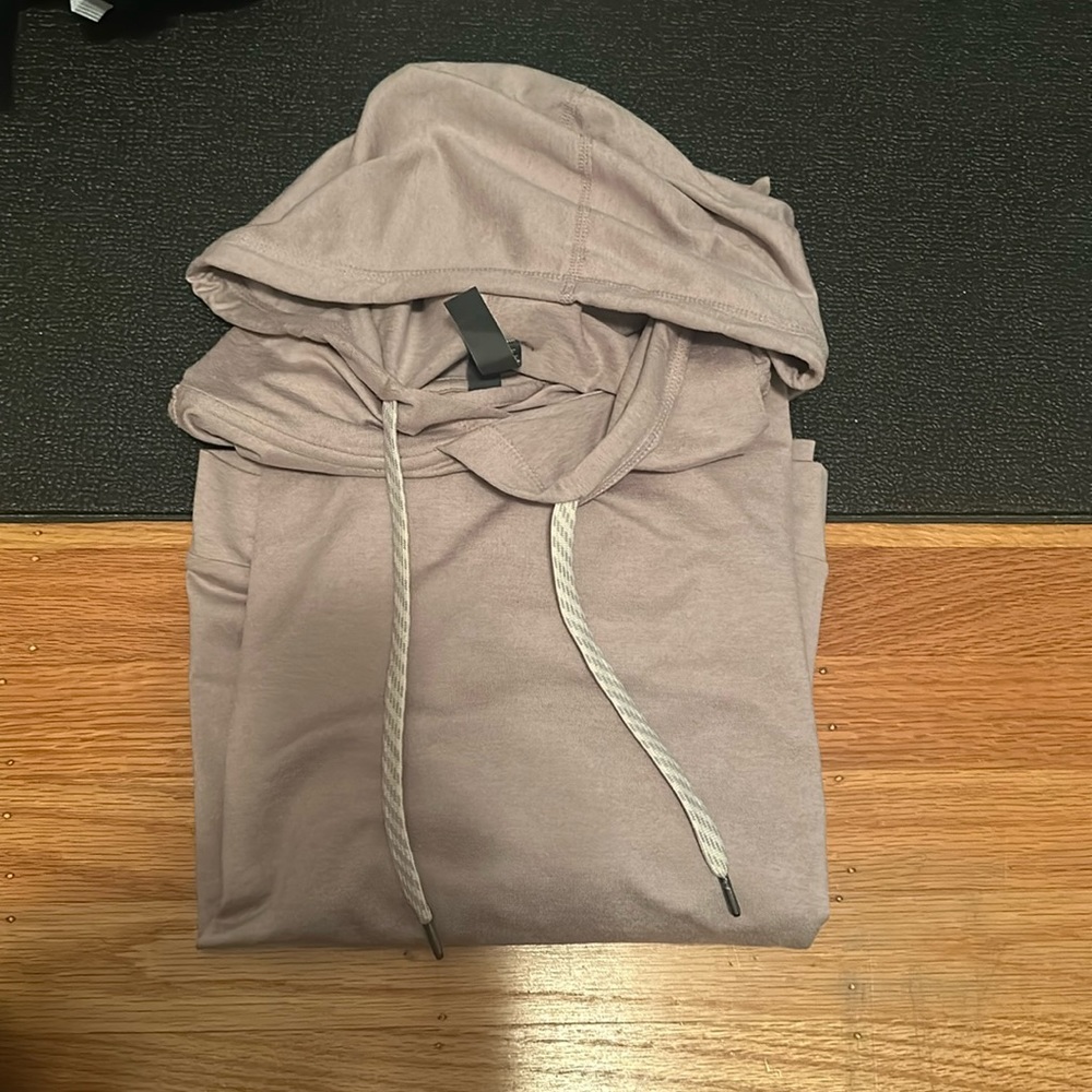 Vuori Essential Hoodie